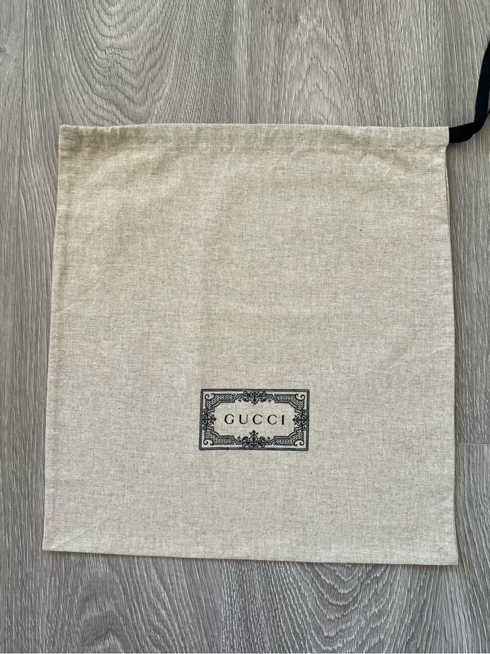 Gucci dust bag (C759)